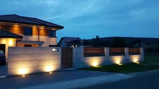 Betónový plot
