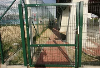 Cena kúpiť teraz sa vzťahuje na panelové brány vo farbe.