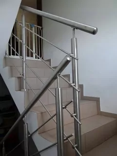Kompletné nerezané schodisko z nerezenej oceľi pre vnutorné a výstupné