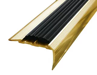Uholník na schody ASPRO s čiernou gumou - protišmykový Hliník v zlatej farbe (dĺžka 270 cm).