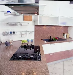 Konglomerát kremeň spiek hnedá kutna dosky 2cm