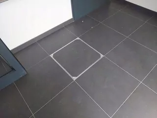 Revízny poklop na dlaždice 60x60cmx4cm