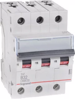 LEGRAND TX3 nadprúdový istič 3P B32A S303 403405