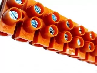 12-koľajový konektor firmy SIMET 6 mm