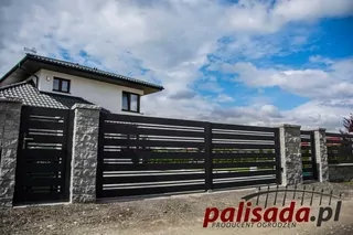 Naše ploty sa vyznačujú nielen vysokou kvalitou použitých materiálov, ale aj vysokou estetikou.