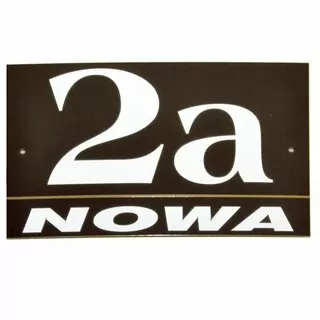 Montážna sada v cene (2 skrutky + 2 hmoždinky (6 mm) + 2 uzáverov)
