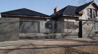 Oskor Moderná posuvná brána s 4 m x 1,5 m