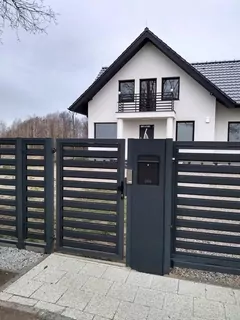 Vrátane montážnych držiakov.
