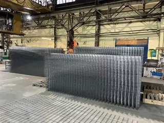 Výrobca technologických liniek a špecializovaných výrobných strojov ponúka predaj sietí/panelov pre
