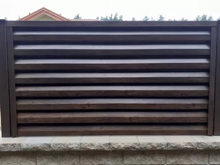 Plot. Moderný panel spúšte. Rýchlosť