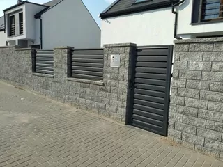 Plot moderná brána wicket panel slepý