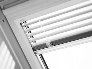 Strešné okno - Pôvodný VELUX žalúzie PAL 66x118 F06 FK06