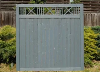 Melum plot s 180x180 cm ornamentom. WERTH-HOLZ