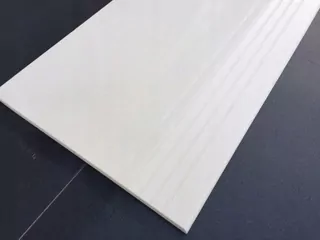 Nalial schodisko s 120x30 super-biele