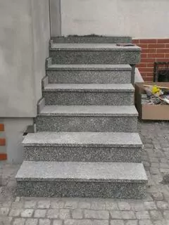 Poľské žulové stupne - šedá STRZEGOMSKIE