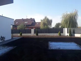 Profily sú k dispozícii v 6 m tyčiach a môžu byť narezané na ľubovoľnú dĺžku