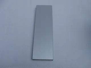 Sklenené luxusné prúžky s pásom. Hliník