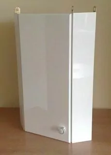 Závesná rohová skriňa 30