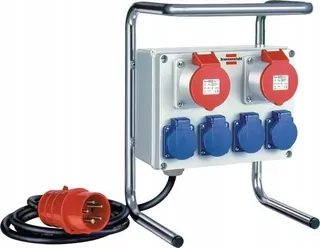 4 zásuvky CEE 230 V/16 A