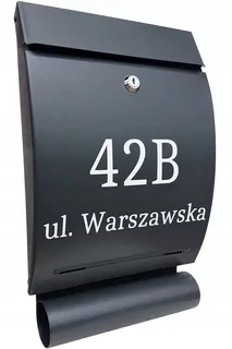 Na zadnom paneli sú 4 otvory, ktoré sú stlačené pod hlavami skrutiek.