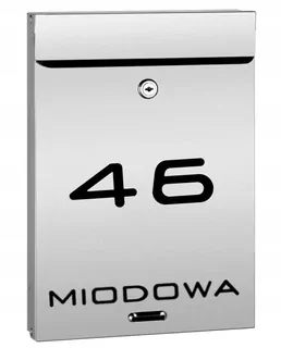 Rozperné hmoždinky s montážnymi skrutkami (4 ks) a dva kľúče v súprave.