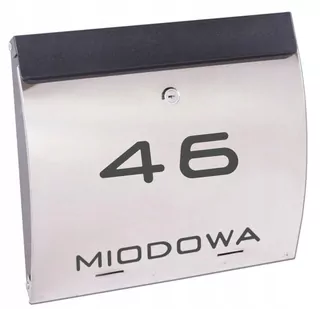 Rozperné hmoždinky s montážnymi skrutkami (4 ks) a dva kľúče v súprave.