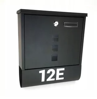 4 montážne kolíky a podložky