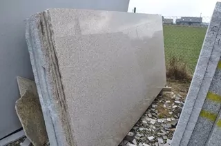 Veľkoobchod s kameňom World&Stone Vám ponúka schody Yellow Pink G681 v leštenej verzii a vo verzii
