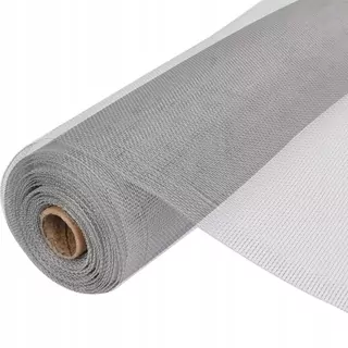 Hmyz, hliníkový mesh, 100 × 500 cm