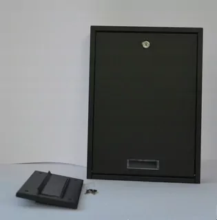 Priechodná schránka na listy pre montáž do plotového panelu, dvere.