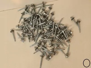 Skrutky, šróby - Samorezná skrutka pre kov mlieko 5.5x22mm 94 ks