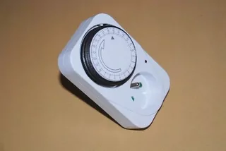Vypínač svetla - Mechanický časovač spínacia zásuvka URZ2001-2