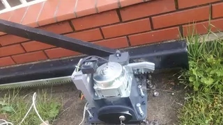 Prevádzkujeme tiež servis automatizácie, máme moduly rádiolínií a spínače na ovládanie brány, napr.