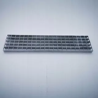 Kov stupeň OO 800x175 Genuine, TREP na schodoch